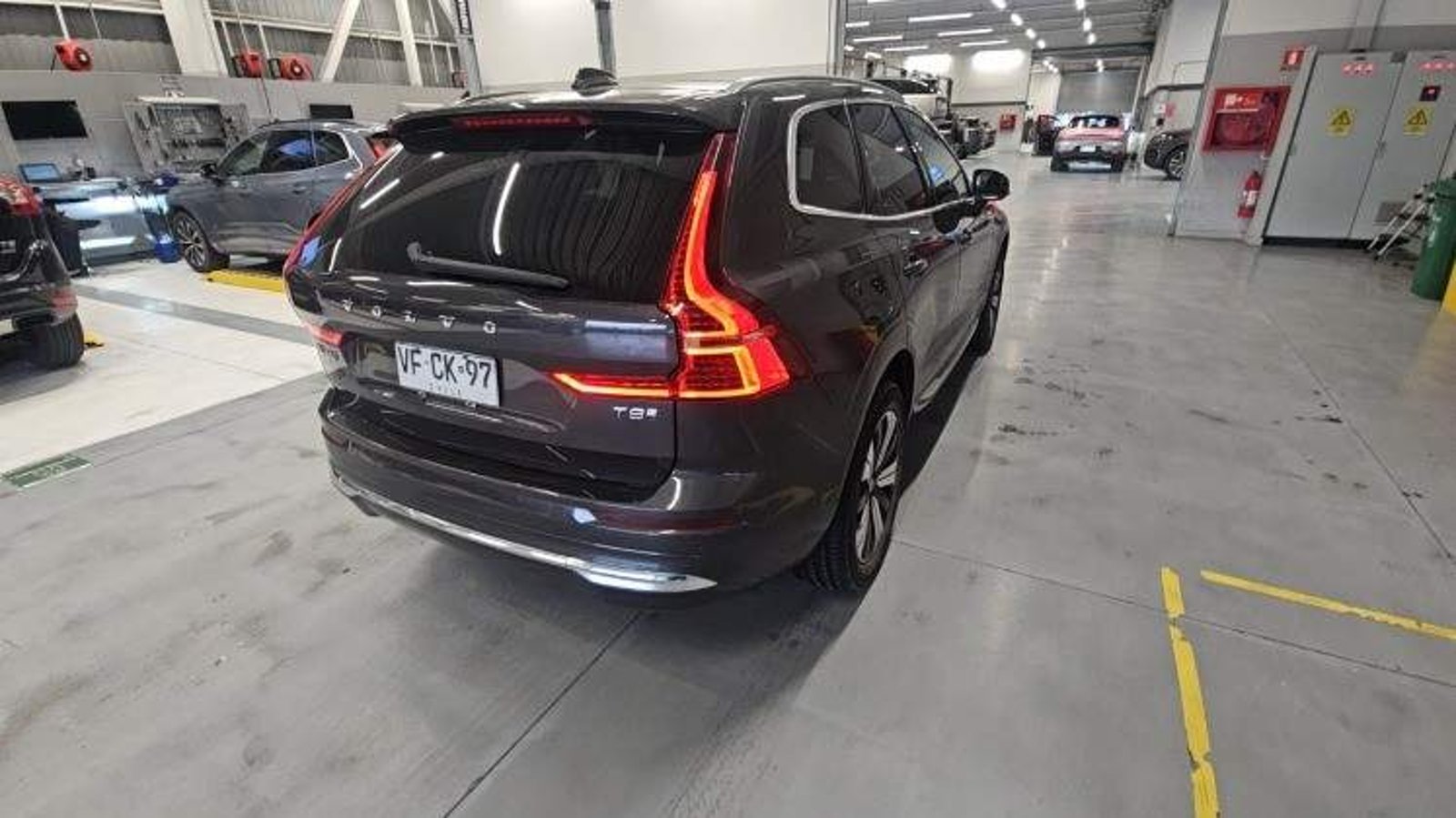 Volvo Xc60 2.0 T8 Recharge Plus Hybrid Awd At 5p 2025 - Imagen 4 de 5