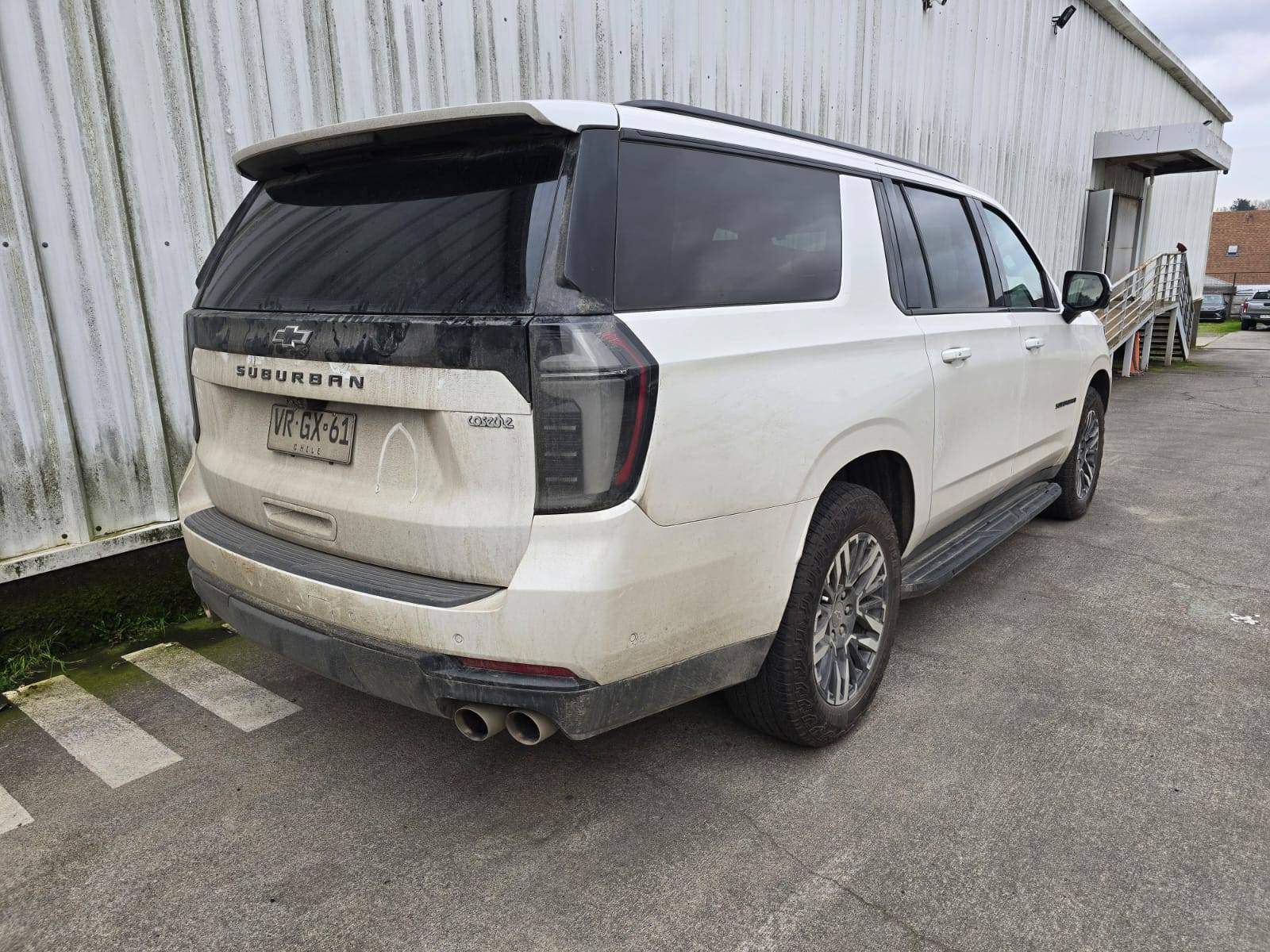 Chevrolet Suburban 5.3l Z71 Awd At 5p 2026 - Foto 4 de 5