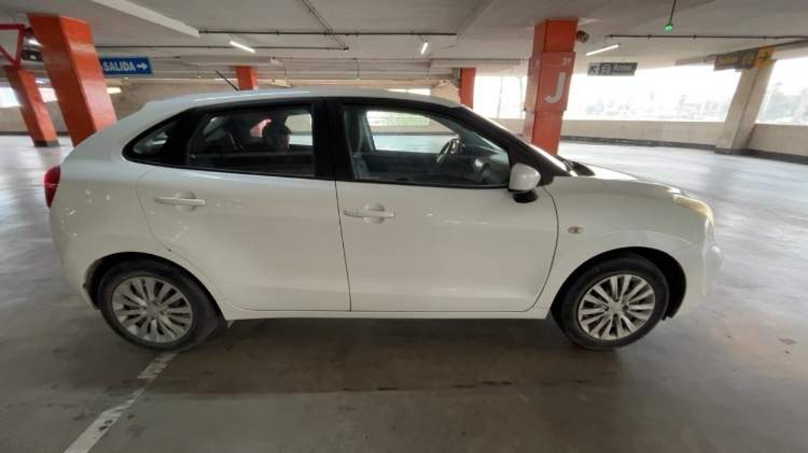 Suzuki Baleno 1.4 Gl 4x2 Hb Mt 5p 2022 - Imagen 3 de 5