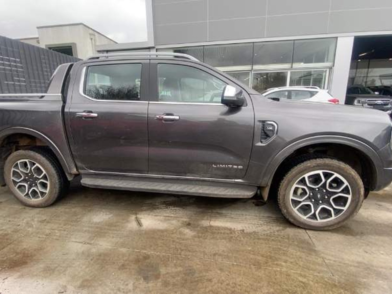 Ford Ranger 3.0 Ltd Diesel 4x4 Dob. Cab. At 4p 2025 - Foto 3 de 5