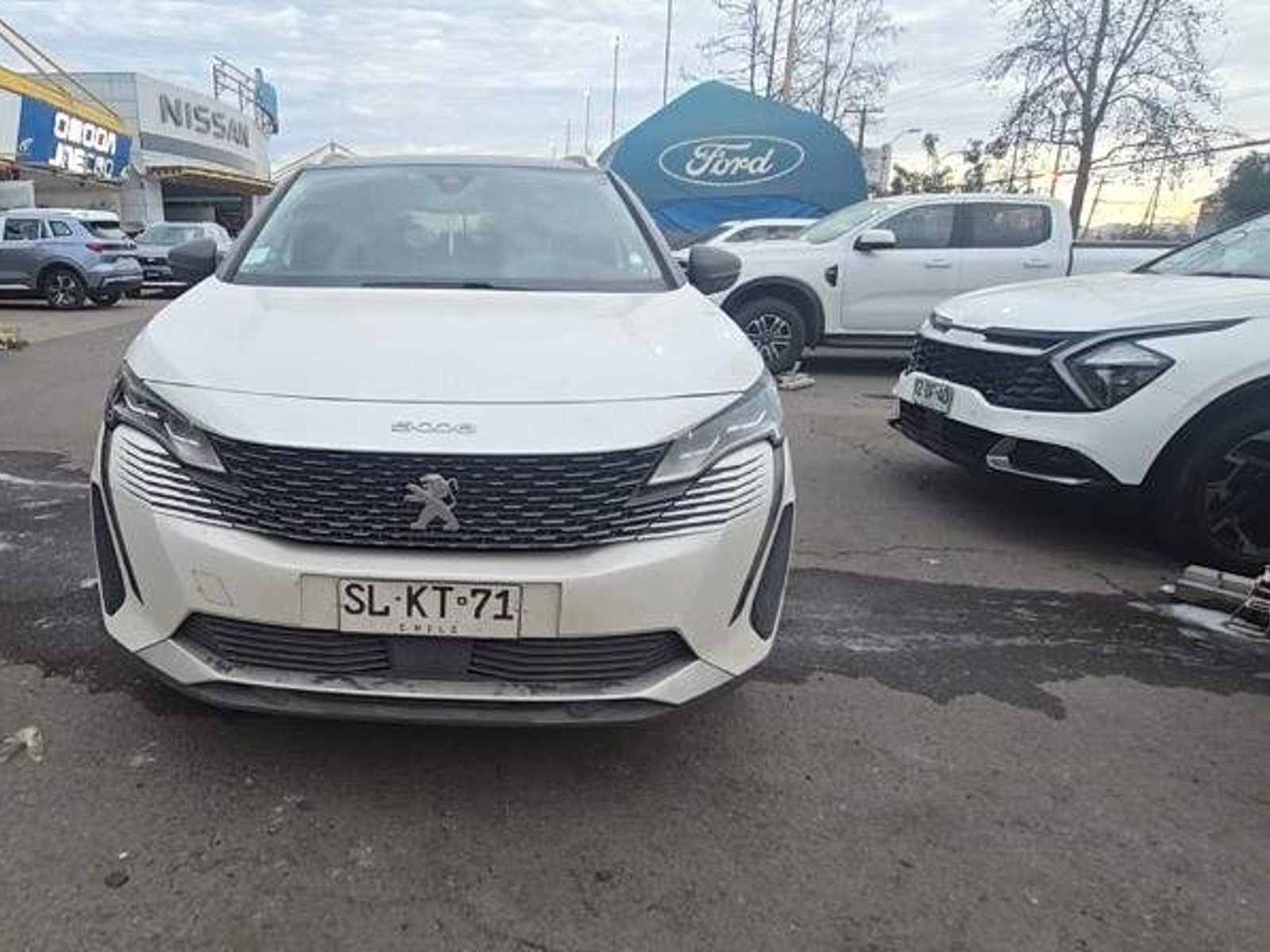 Peugeot 5008 1.5 Allure Pack Bluehdi 130 4x2 Eat8 5p 2023 - Foto 2 de 5
