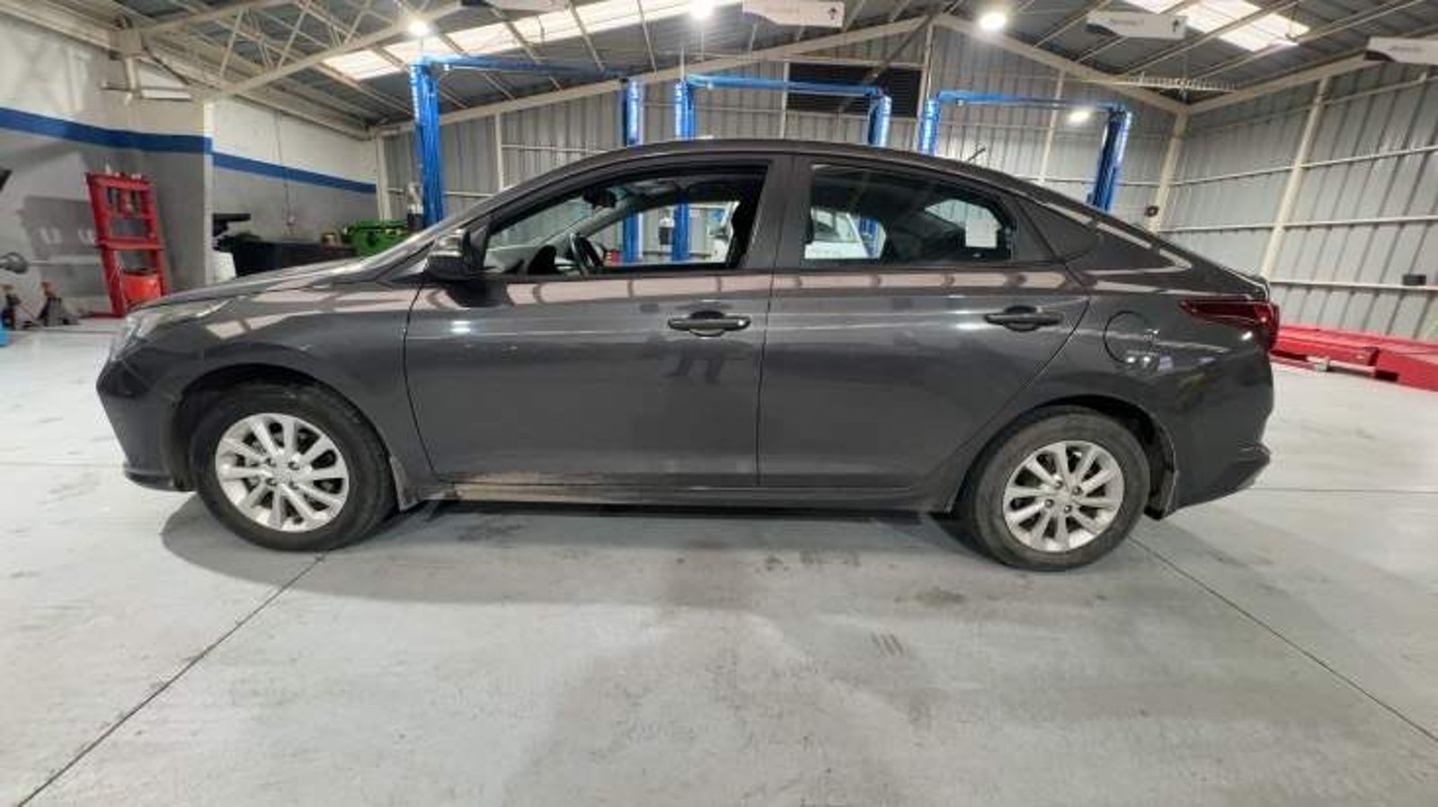 Hyundai Accent 1.4 Hci Value 4x2 Mt 4p 2021 - Imagen 8 de 8