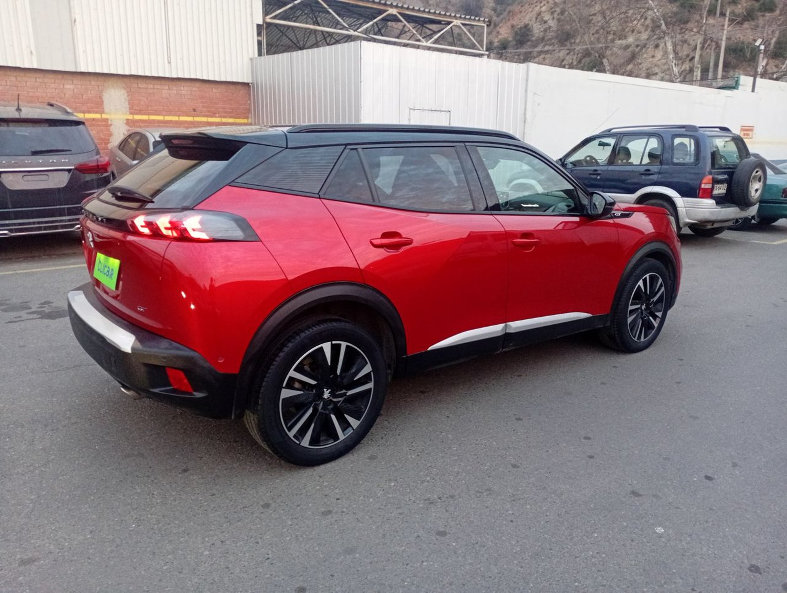Peugeot 2008 1.5 Gt Bluehdi 130 Diesel 4x2 Eat8 5p 2022 - Imagen 7 de 8