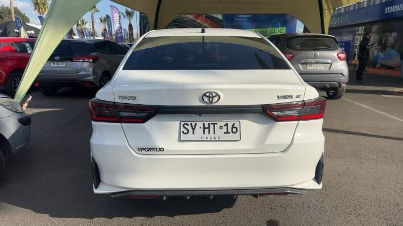 Toyota Yaris 1.5 E 4x2 Sdn Mt 4p 2023 - Imagen 5 de 5