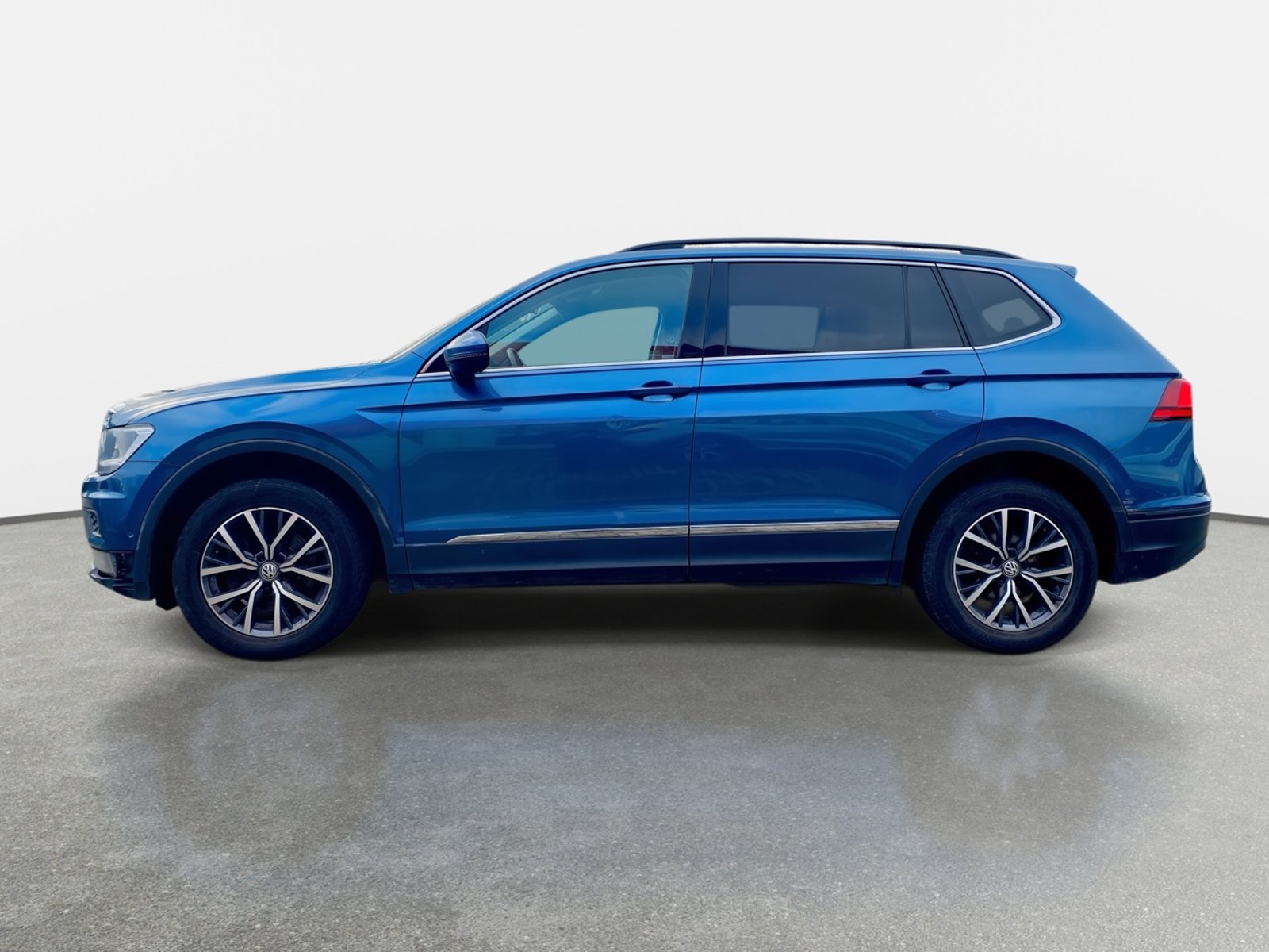 Volkswagen Tiguan 1.4 Tsi Comfortline 4x2 Con Camara At 5p 2021 - Foto 4 de 8