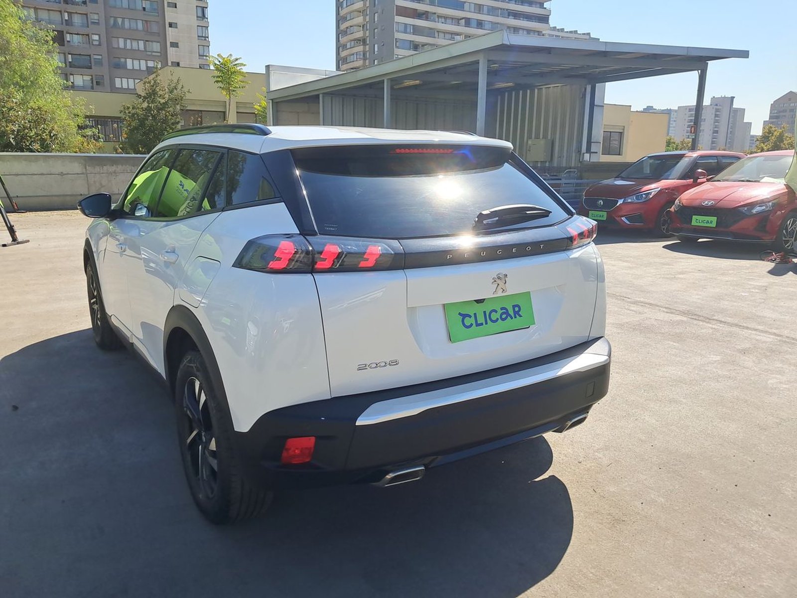 Peugeot 2008 1.2 Allure Pack Puretech 130hp 4x2 Mt 5p 2024 - Foto 5 de 8