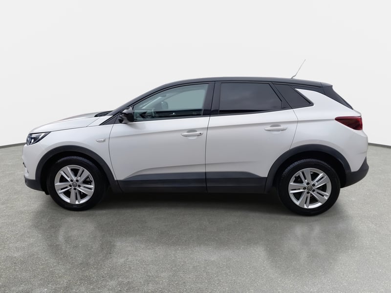 Opel Grandland 1.2t Dynamic 4x2 Mt6 5p 2021 - Imagen 4 de 8