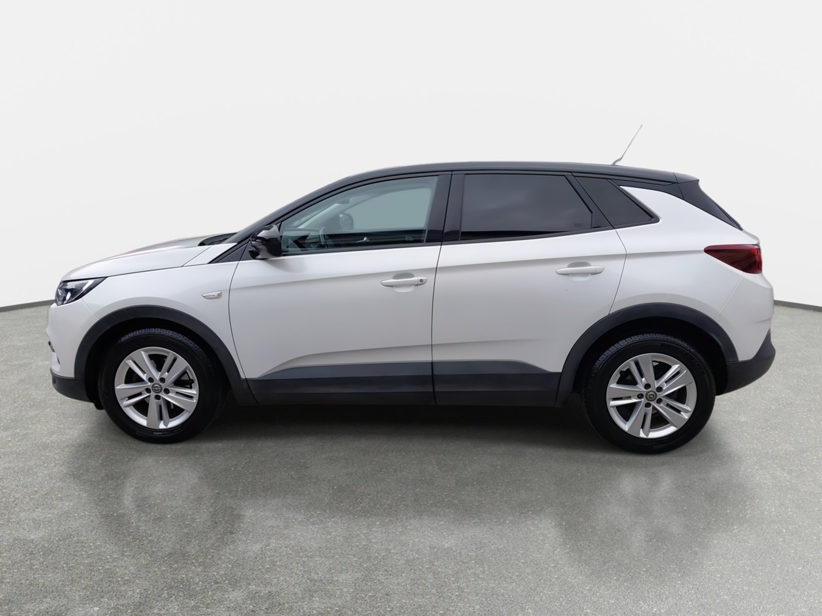 Opel Grandland 1.2t Dynamic 4x2 Mt6 5p 2021 - Foto 4 de 8