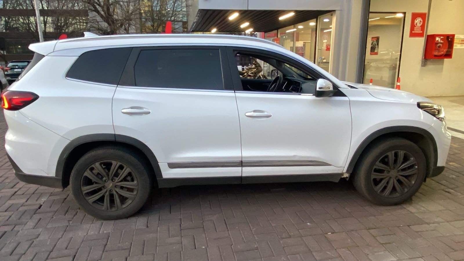 Chery Tiggo 8 1.5t Gls 4x2 Mt 5p 2022 - Imagen 3 de 5