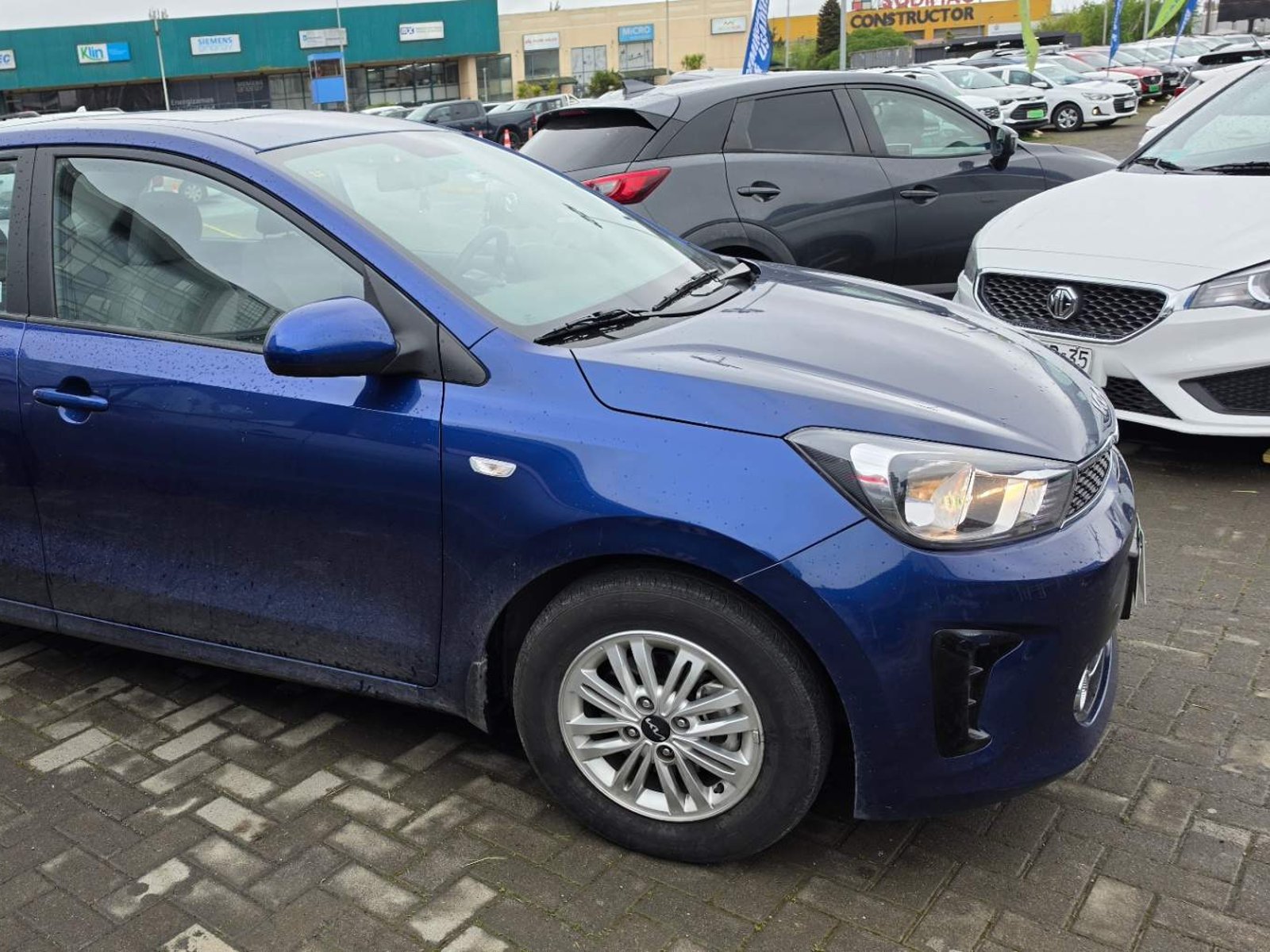 Kia Soluto 1.4 Ex Full 4x2 Srf Mt 4p 2024 - Foto 3 de 5