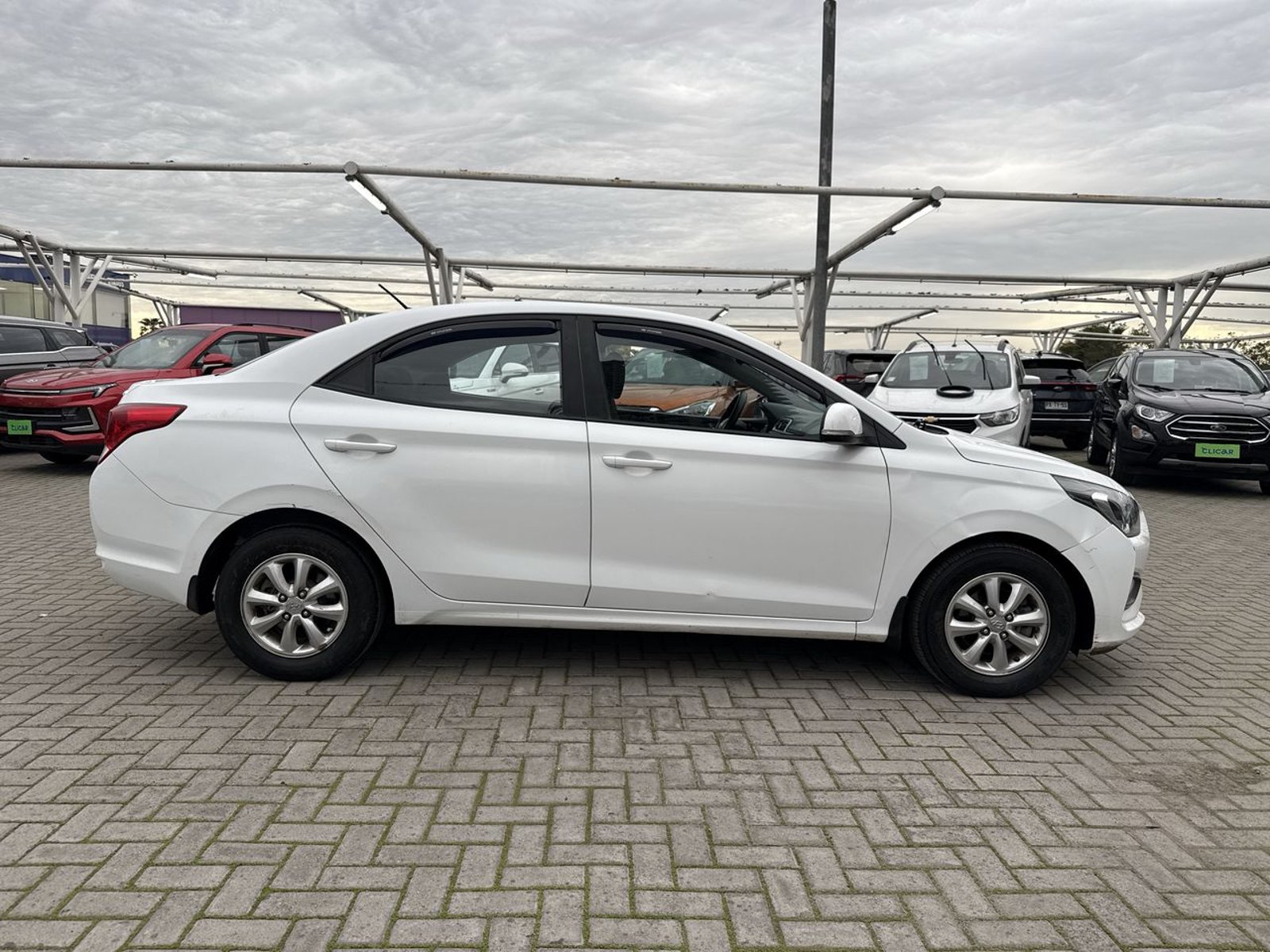 Hyundai Verna 1.4 Cb Plus 4x2 Mt5 4p 2021 - Imagen 8 de 8