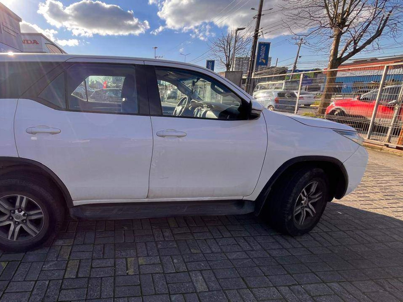 Toyota Fortunner 2.8 Sr5 Tdi Diesel 4x4 At 5p 2018 - Foto 2 de 3