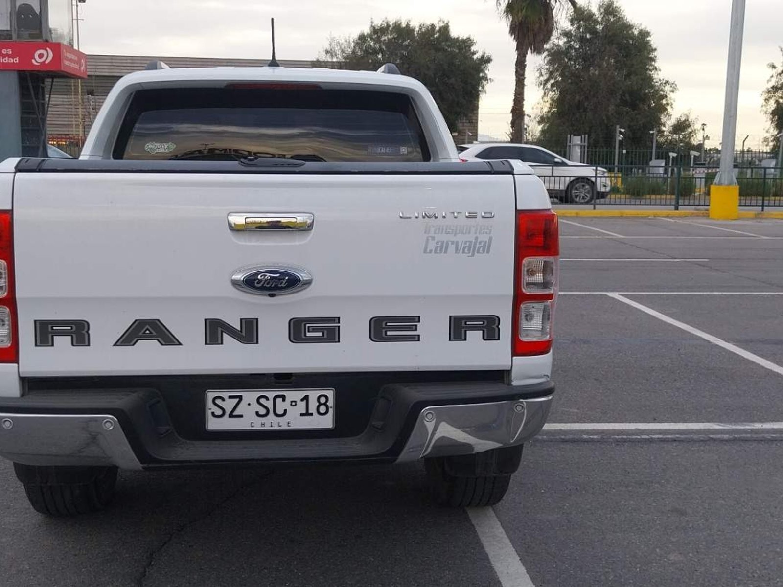 Ford Ranger 3.2 Ltd Euro 6 Diesel 4x4 Dob. Cab. At 4p 2023 - Foto 5 de 5