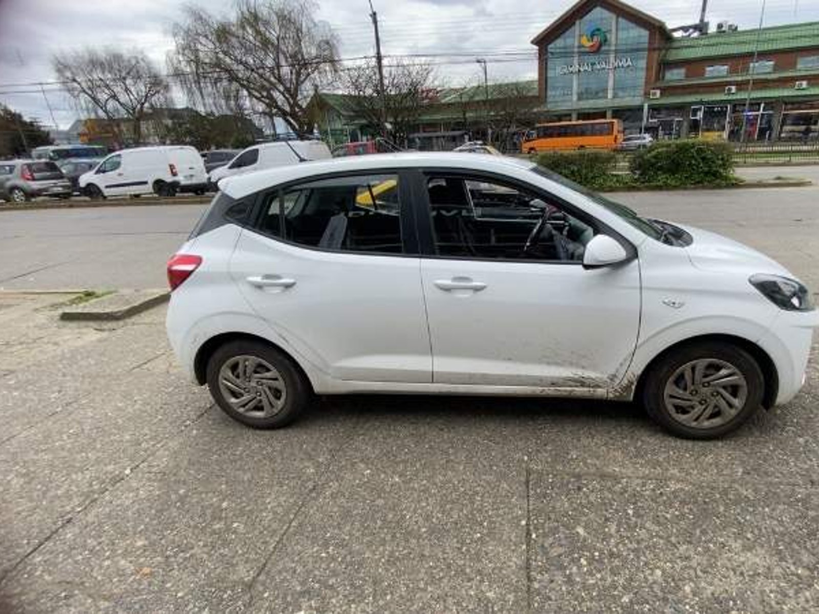 Hyundai Grand I10 1.2 Plus 4x2 Hb Mt 5p 2024 - Foto 3 de 5