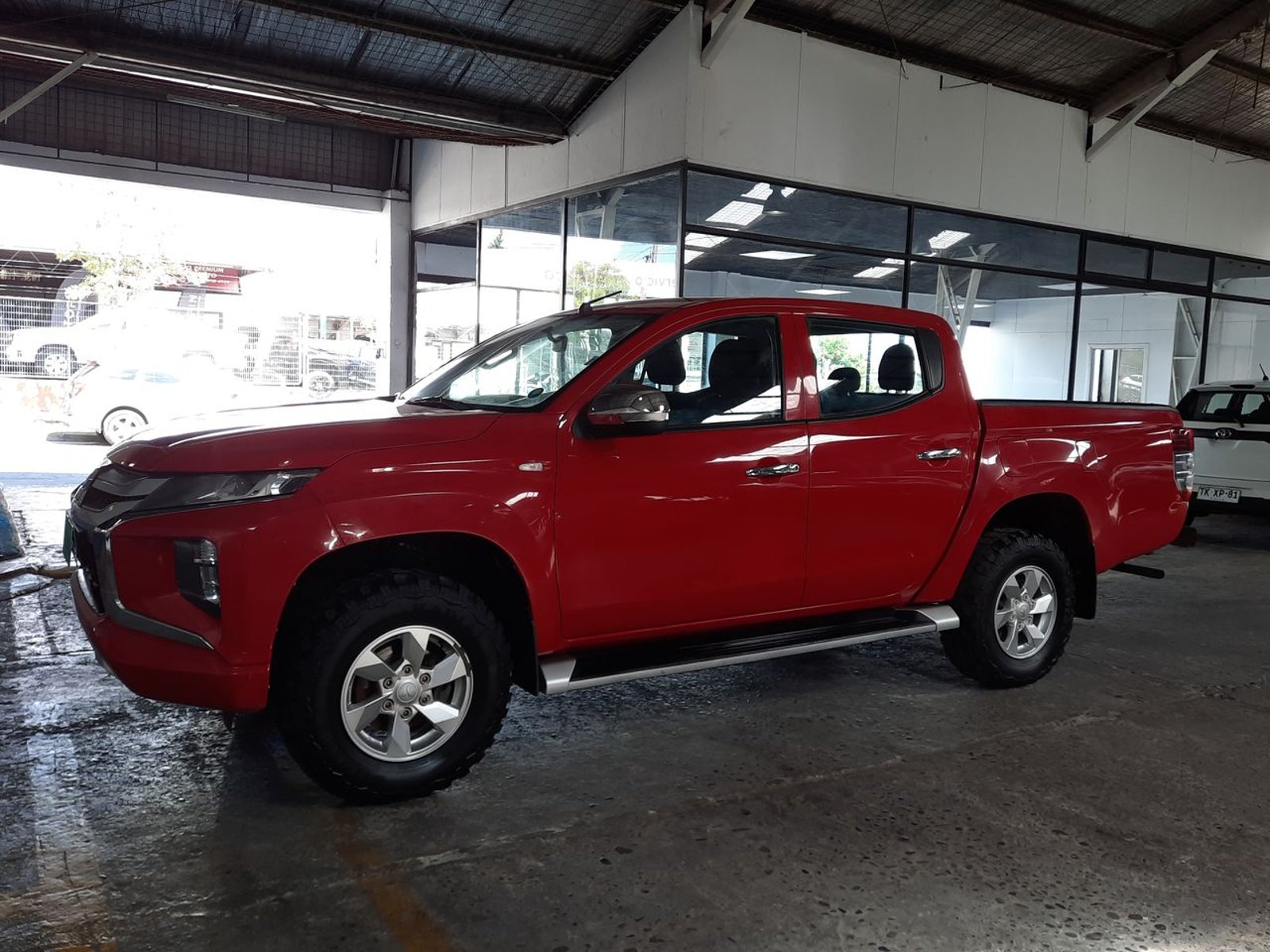 Mitsubishi L200 2.2 Katana Crt Diesel Dob. Cab. 4x4 Mt 4p 2024 - Foto 3 de 8