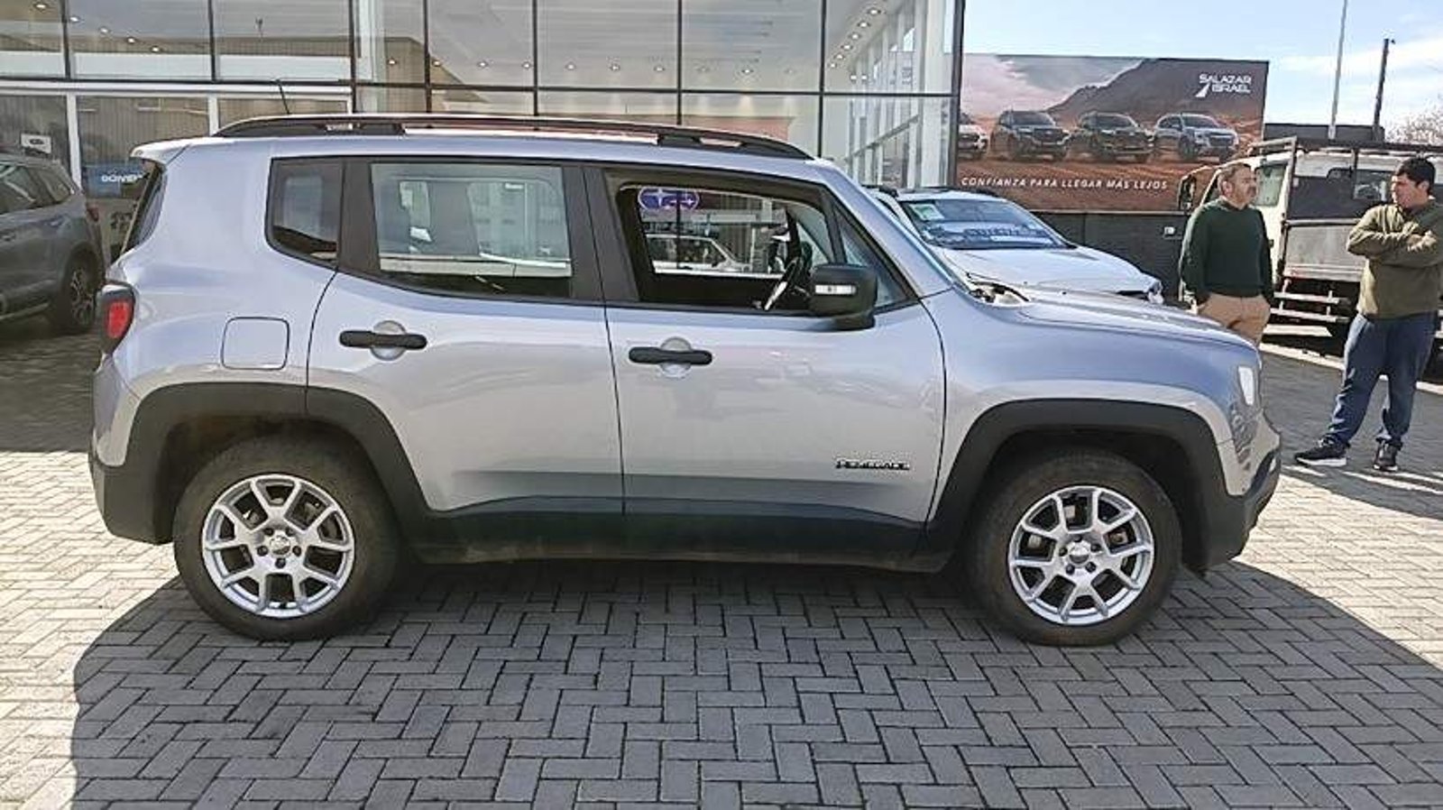 Jeep Renegade 1.8 Sport Lx 4x2 Mt 5p 2022 - Imagen 3 de 5