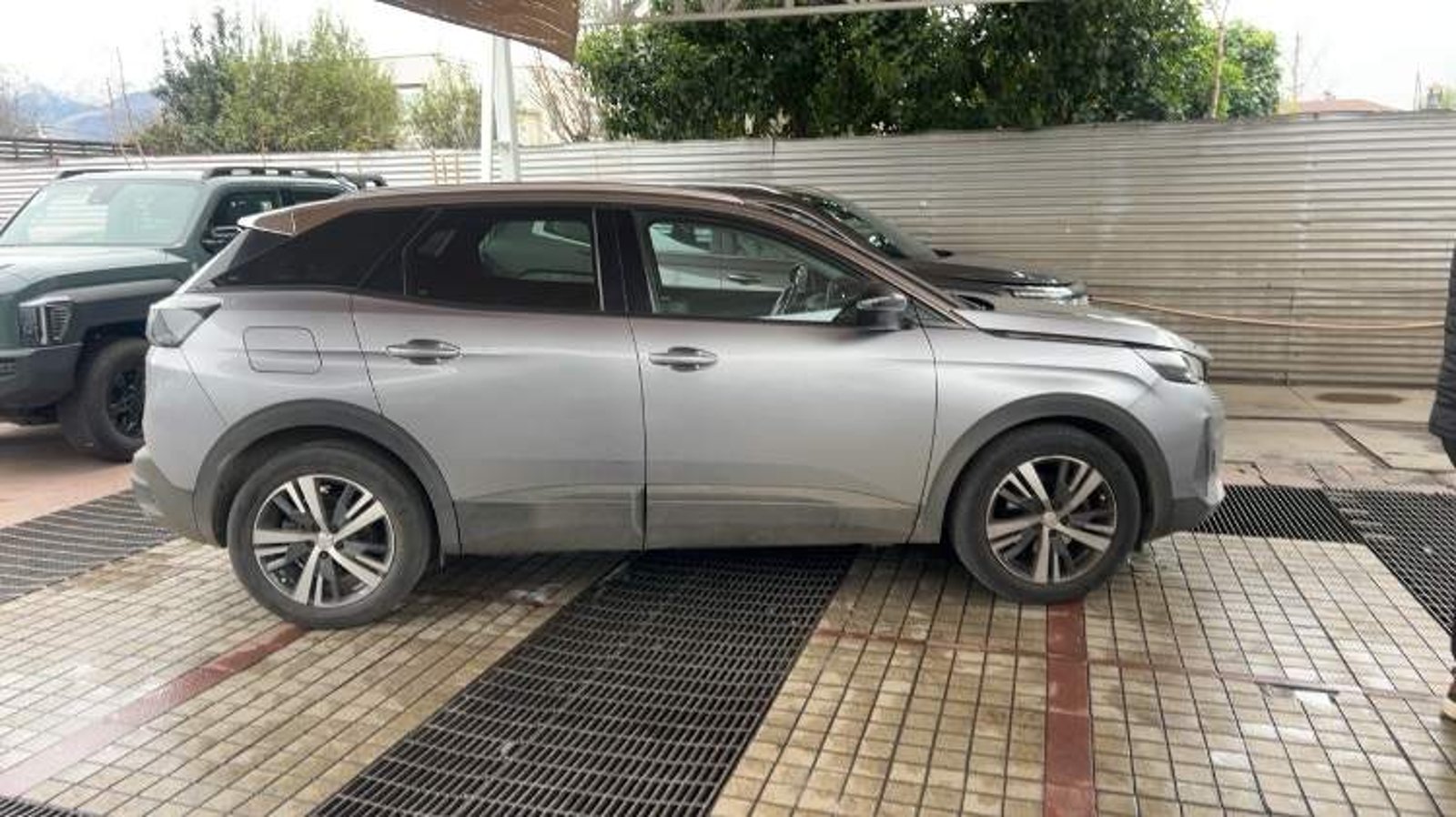 Peugeot 3008 1.2 Active Pack Puretech 4x2 130 Mt6 5p 2022 - Imagen 3 de 5