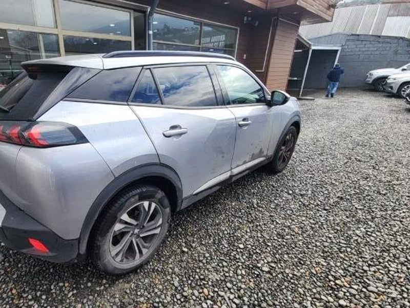 Peugeot 2008 1.5 Allure Bluehdi Diesel 4x2 130 At 5p 2021 - Imagen 4 de 5