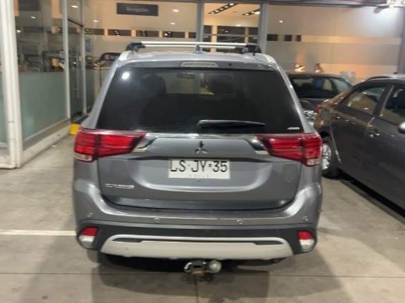 Mitsubishi Outlander 2.4 Glx 4x4 At 5p 2020 - Imagen 5 de 5
