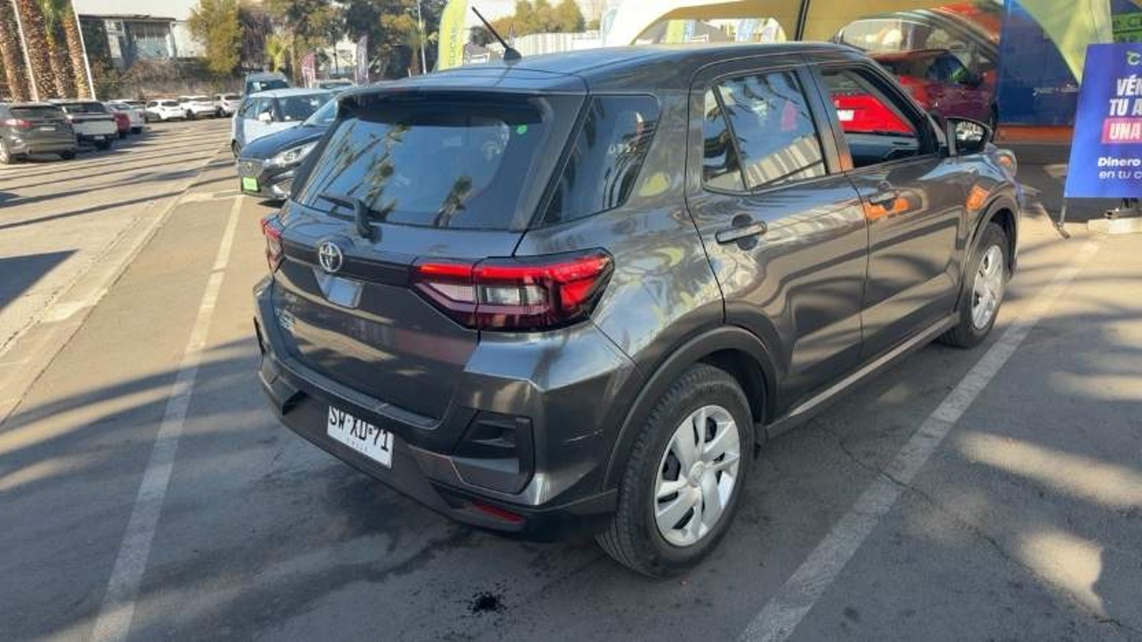 Toyota Raize 1.2 I 4x2 Mt 5p 2023 - Foto 4 de 8