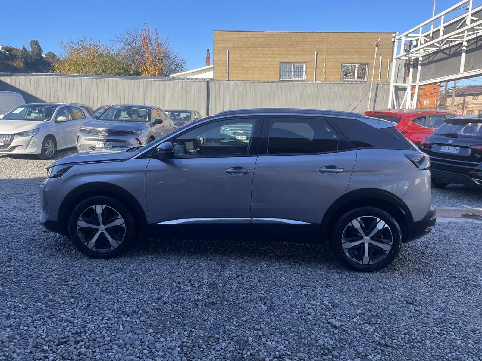 Peugeot 3008 1.5 Allure Pack Bluehdi 130 4x2 Eat8 5p 2024 - Foto 4 de 8