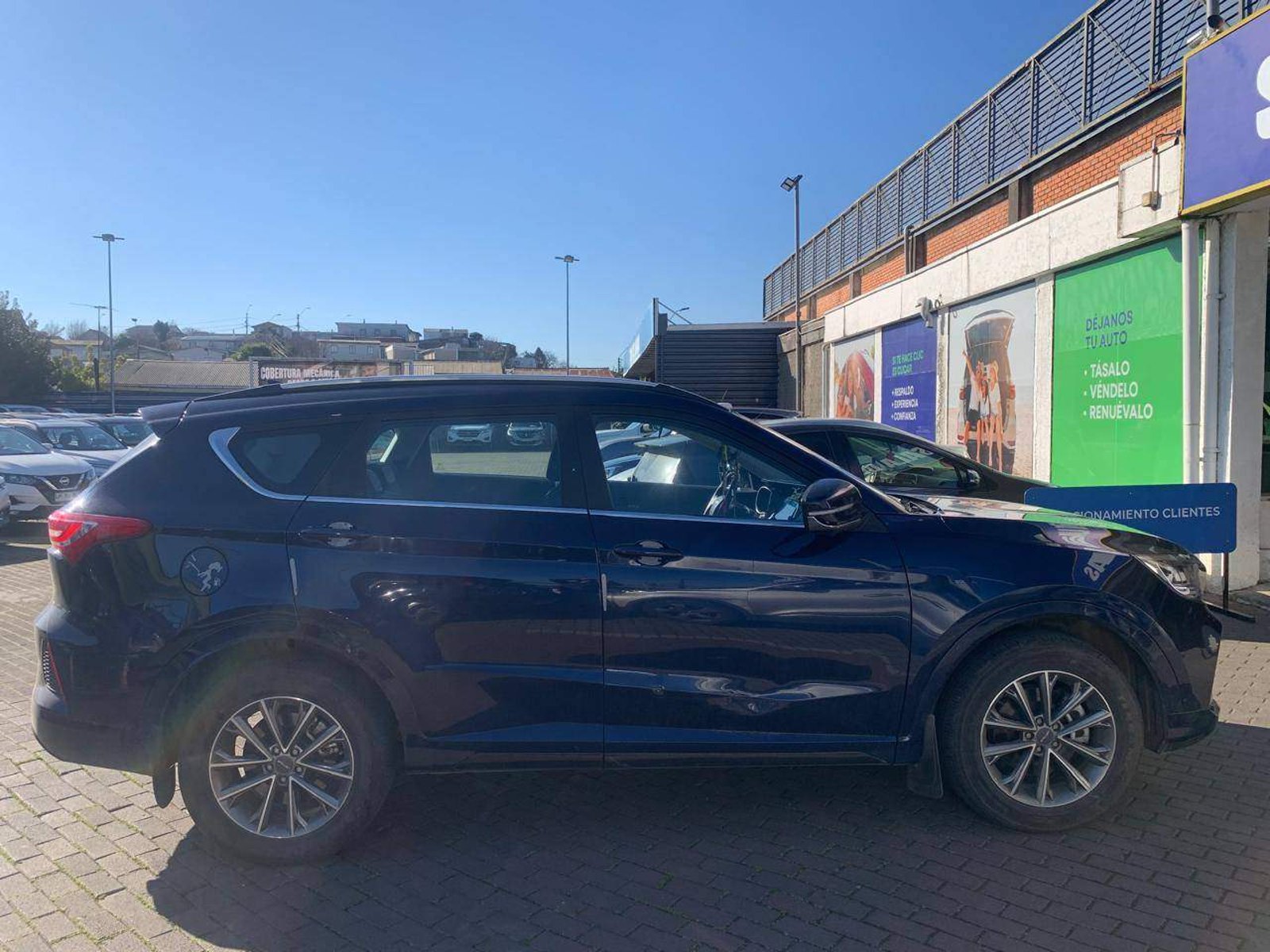 Jetour X70 1.5t Lux Fl 4x2 Mt 5p 2025 - Foto 3 de 8