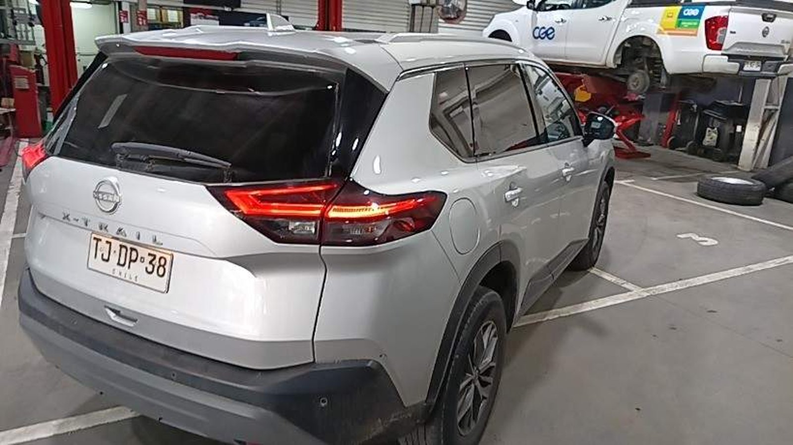 Nissan X-trail 2.5 Sense 4x2 3row Cvt At 5p 2024 - Imagen 4 de 5