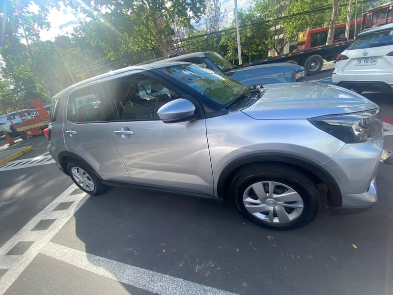 Toyota Raize 1.2 I 4x2 Mt 5p 2026 - Imagen 3 de 5