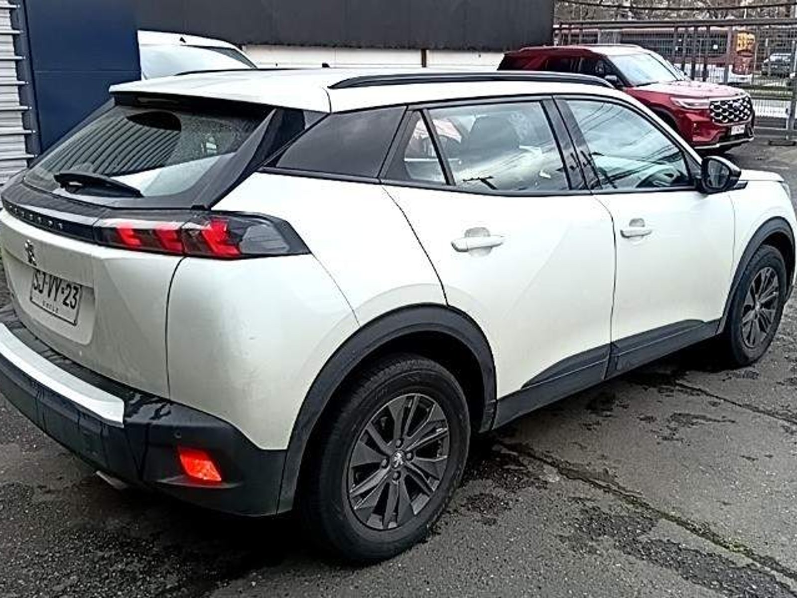 Peugeot 2008 1.5 Active Bluehdi Diesel 100 4x2 Mt 5p 2023 - Foto 4 de 5