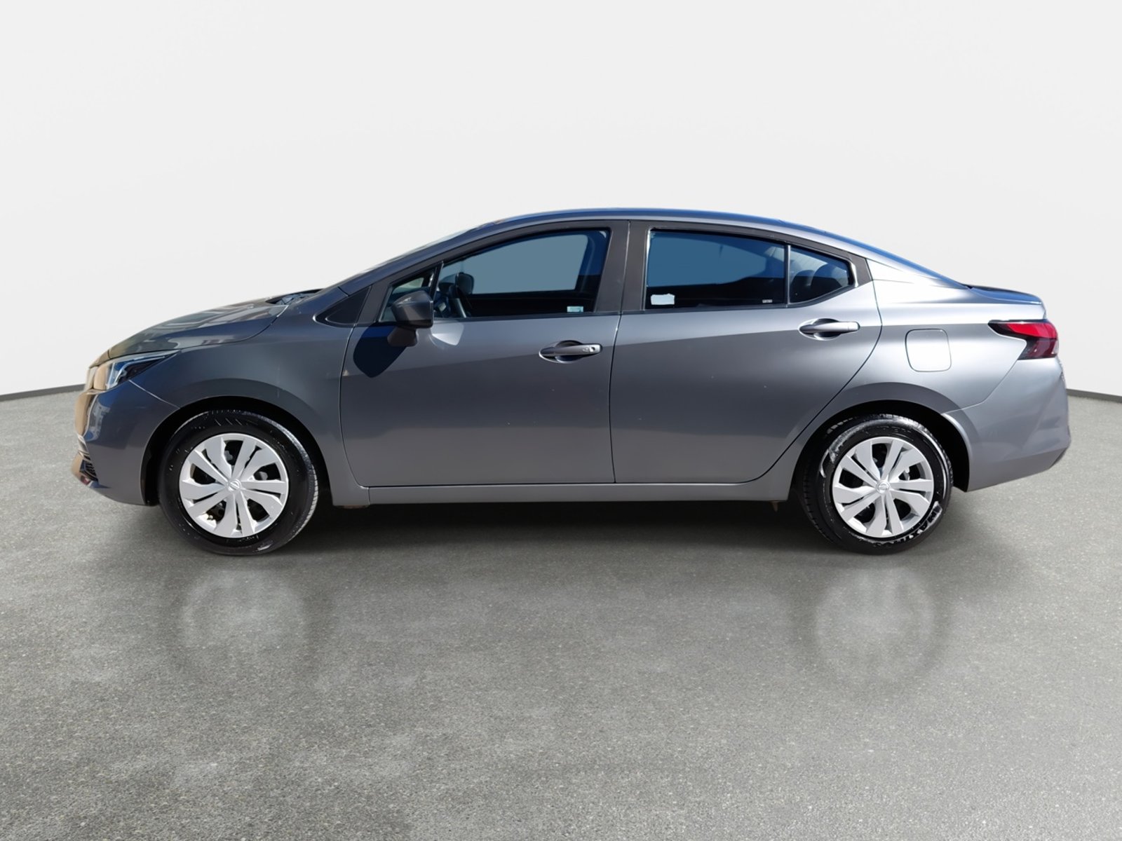 Nissan Versa 1.6 Sense 4x2 Mt 4p 2021 - Foto 4 de 8