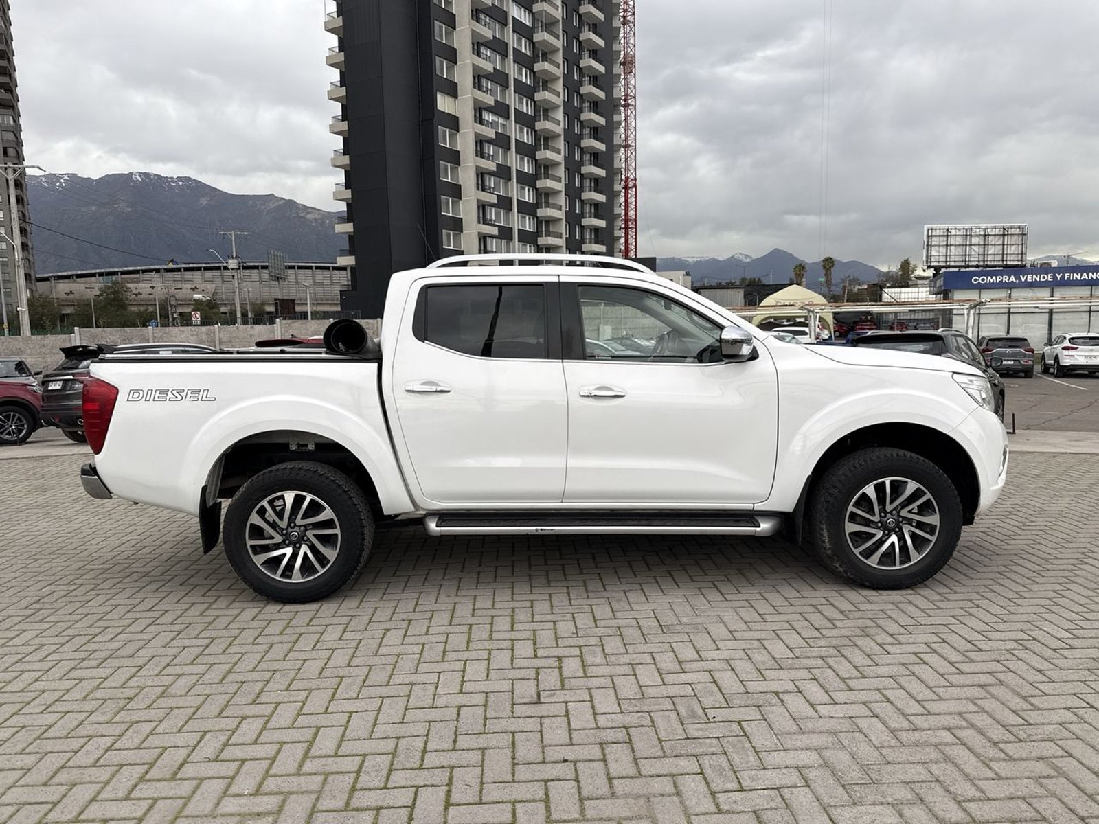 Nissan Np300 2.3 Le Diesel 4wd Dob.cab. At 4p 2017 - Imagen 8 de 8