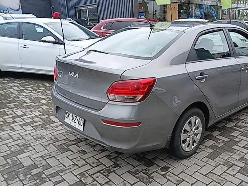 Kia Soluto 1.4 Lx 4x2 Mt 4p 2023 - Imagen 4 de 5