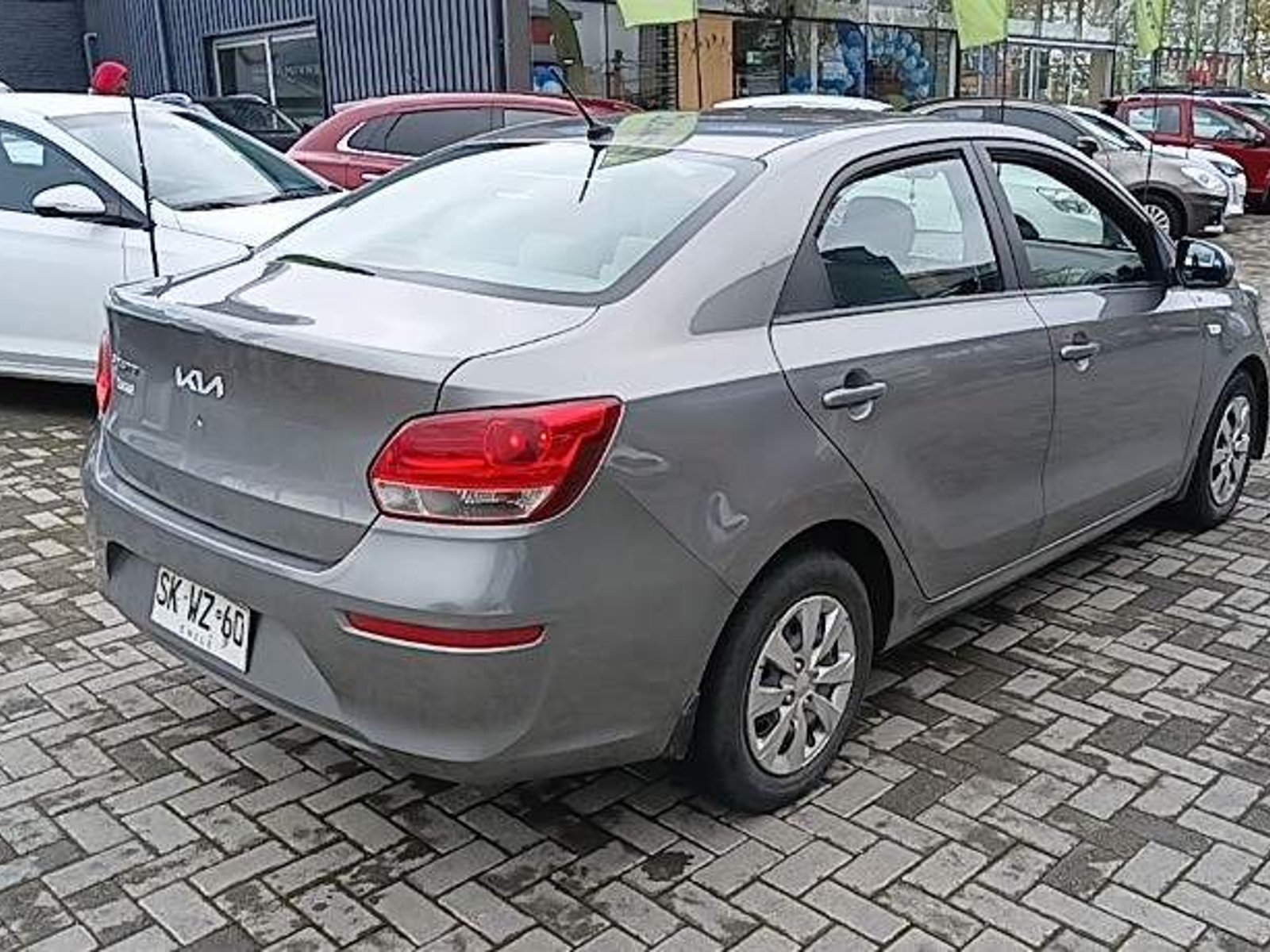 Kia Soluto 1.4 Lx 4x2 Mt 4p 2023 - Foto 4 de 5