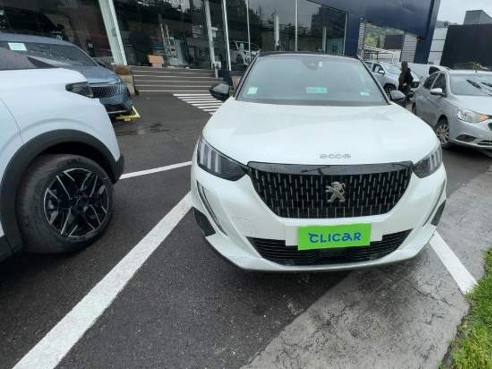 Peugeot 2008 1.5 Gt Line Bluehdi Diesel 130 4x2 Eat8 5p 2023 - Foto 2 de 5