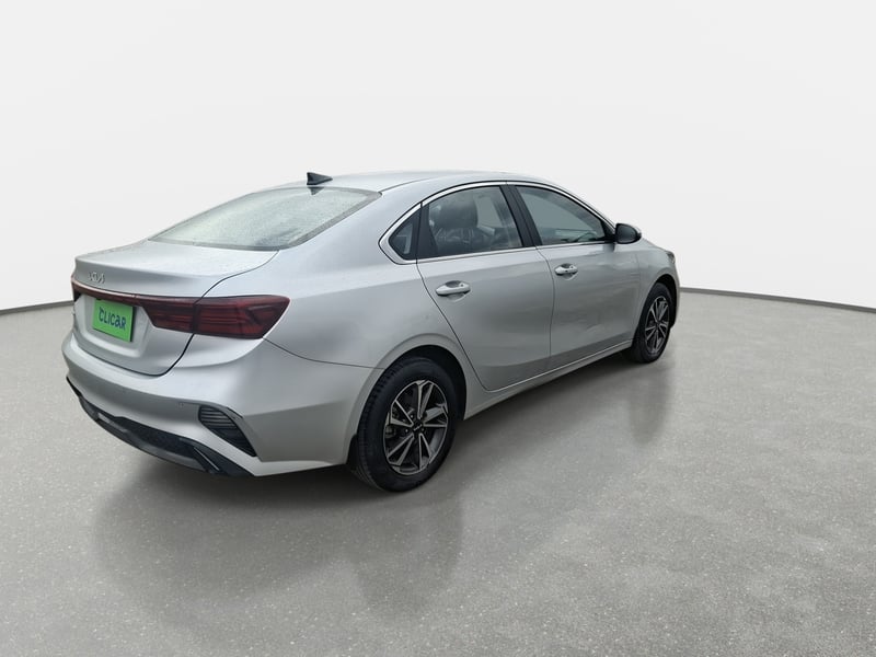 Kia Cerato 1.6 Ex Full 4x2 6at 4p 2023 - Imagen 7 de 8