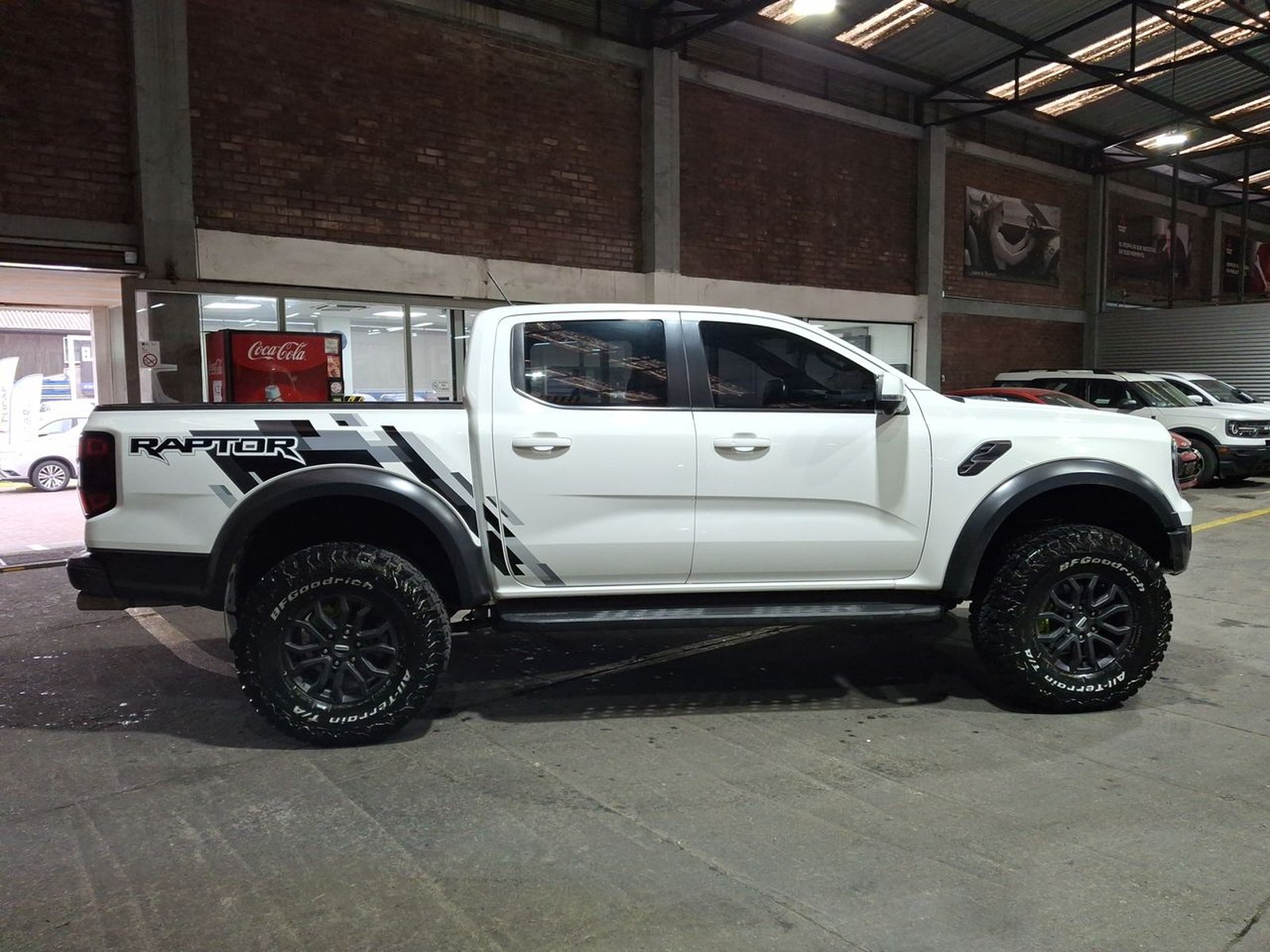 Ford Ranger 3.0t Raptor 4x4 Dob. Cab. At 4p 2024 - Imagen 8 de 8