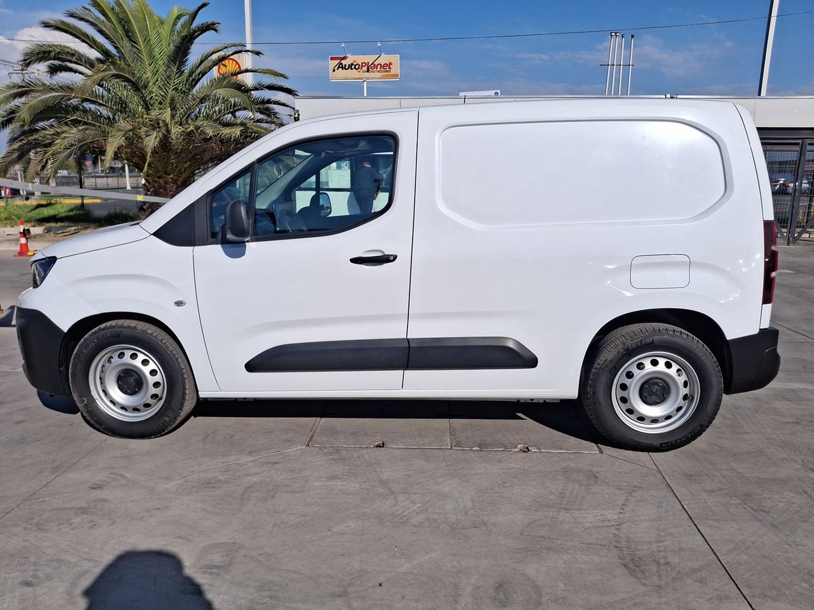 Peugeot Partner 0.0 L1 Electrico Ev At 5p 2023 - Foto 4 de 8