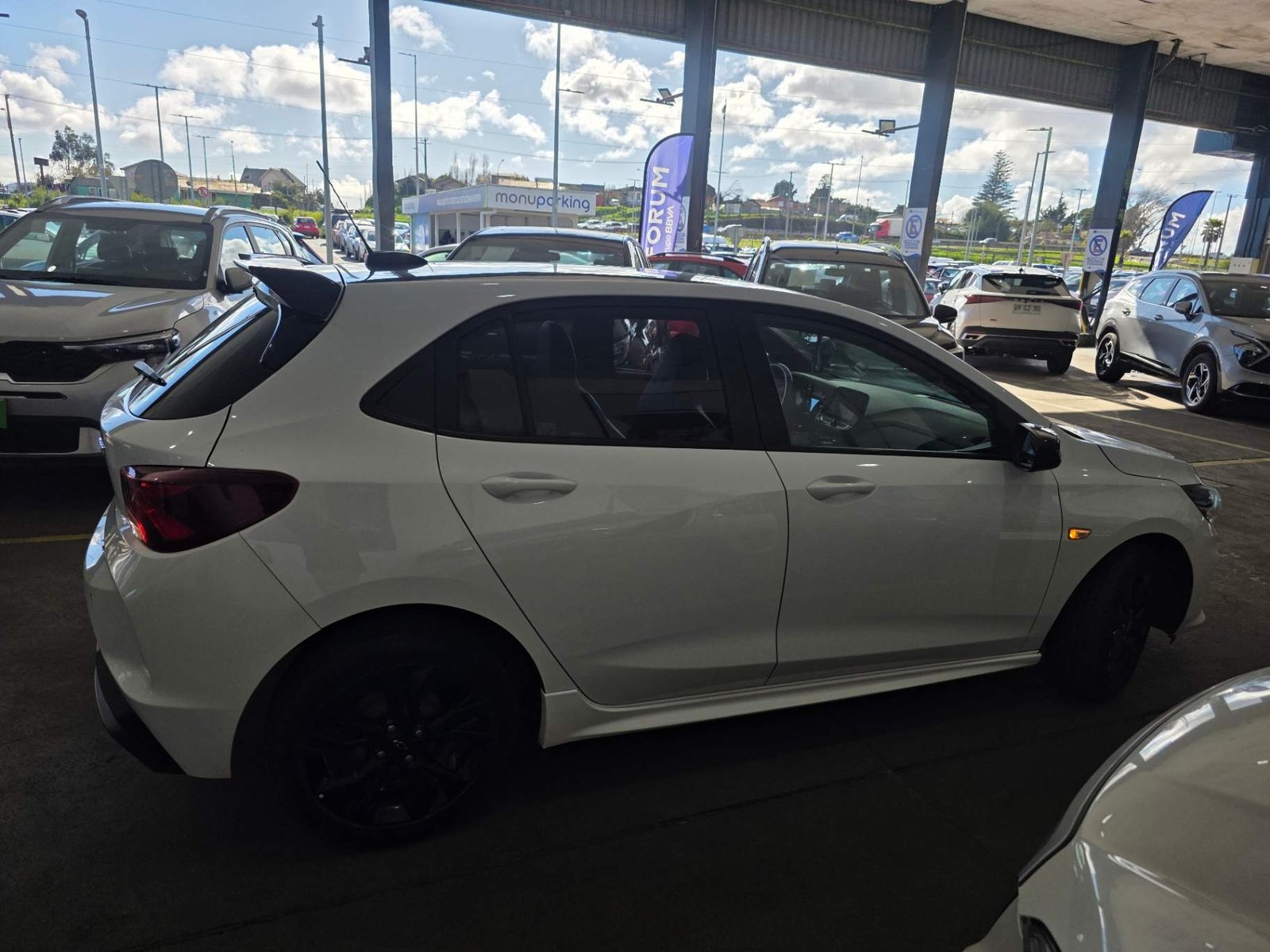 Chevrolet Onix 1.0t Rs 4x2 Mt 5p 2022 - Foto 3 de 5
