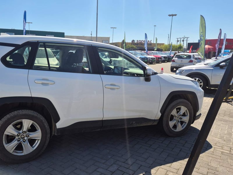Toyota Rav 4 2.0 Le 4x2 Cvt At 5p 2020 - Imagen 3 de 5