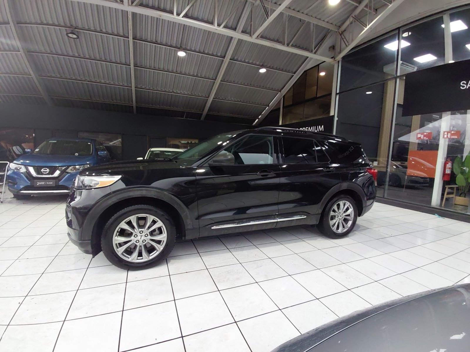 Ford Explorer 2.3 Ecoboost Xlt 4x2 At 5p 2022 - Imagen 4 de 8