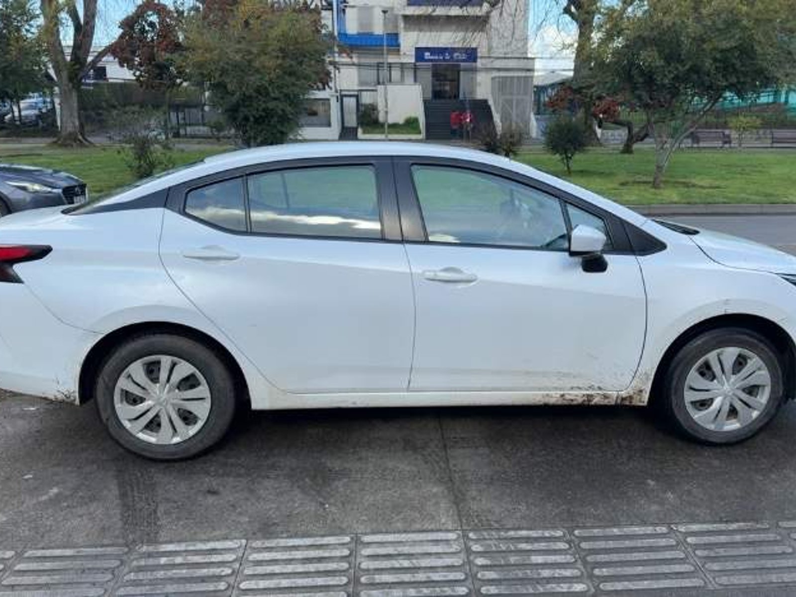 Nissan Versa 1.6 Sense Mt 4p 2022 - Foto 2 de 4