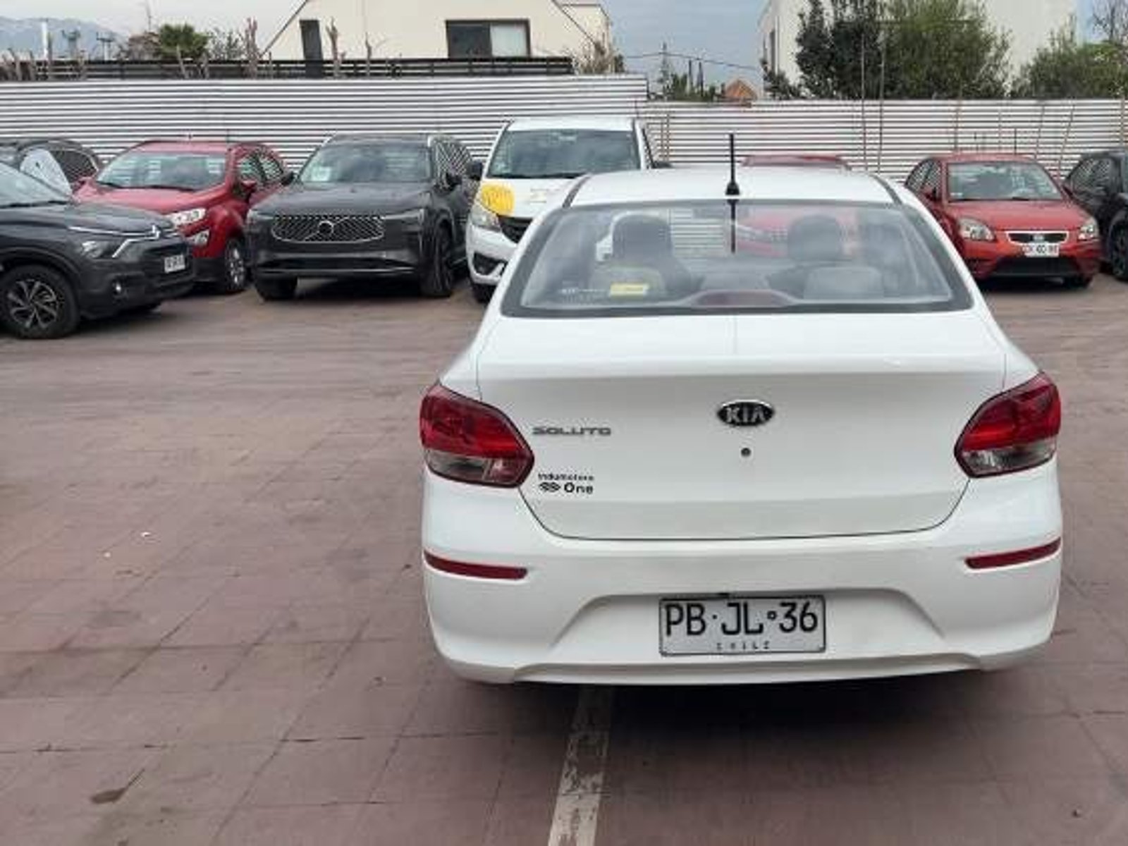 Kia Soluto 1.4 Lx 4x2 Ac Mt 4p 2021 - Foto 5 de 5