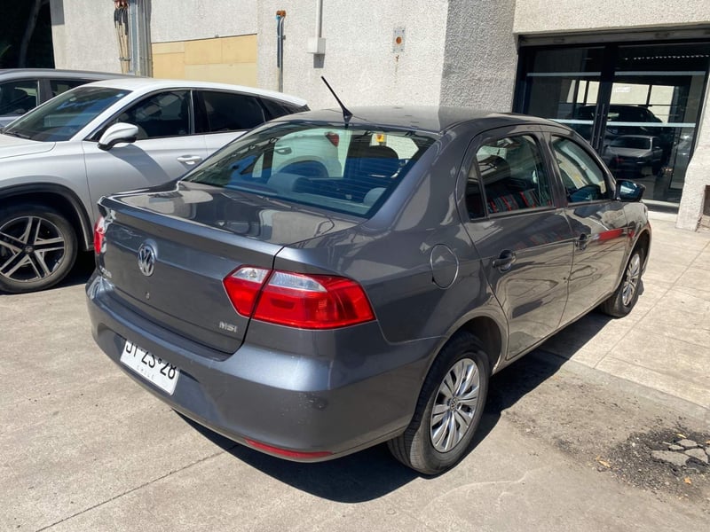 Volkswagen Voyage 1.6 4x2 Ac 2ab Mt 4p 2017 - Imagen 4 de 5