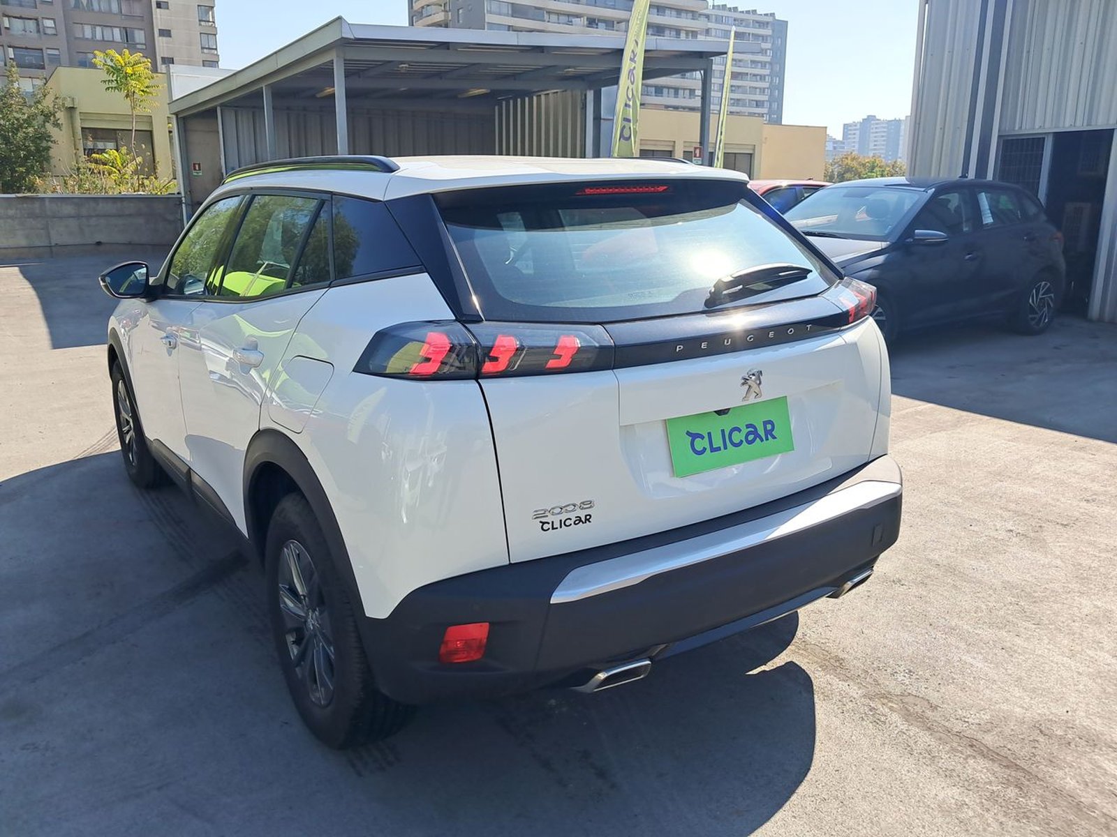 Peugeot 2008 1.2 Active Puretech 130 4x2 Mt 5p 2022 - Foto 5 de 8
