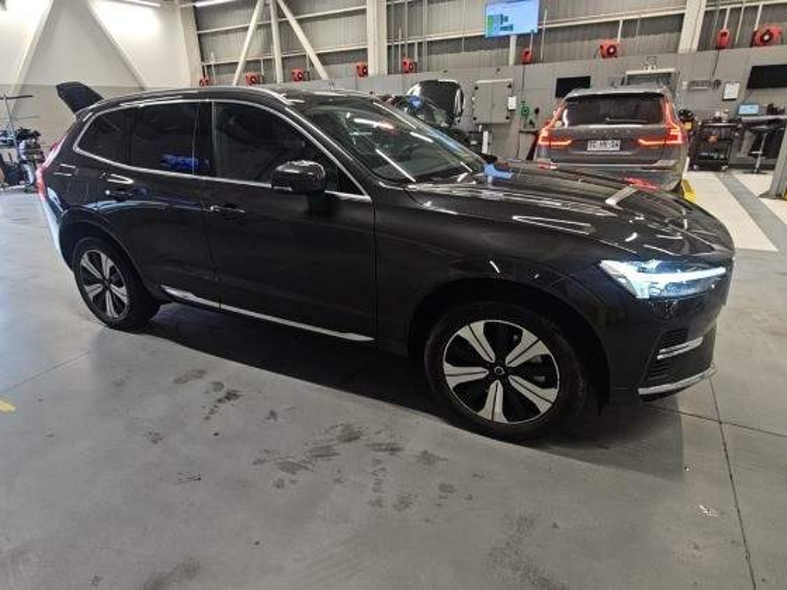 Volvo Xc60 2.0 T8 Recharge Plus Hybrid Awd At 5p 2025 - Foto 3 de 5