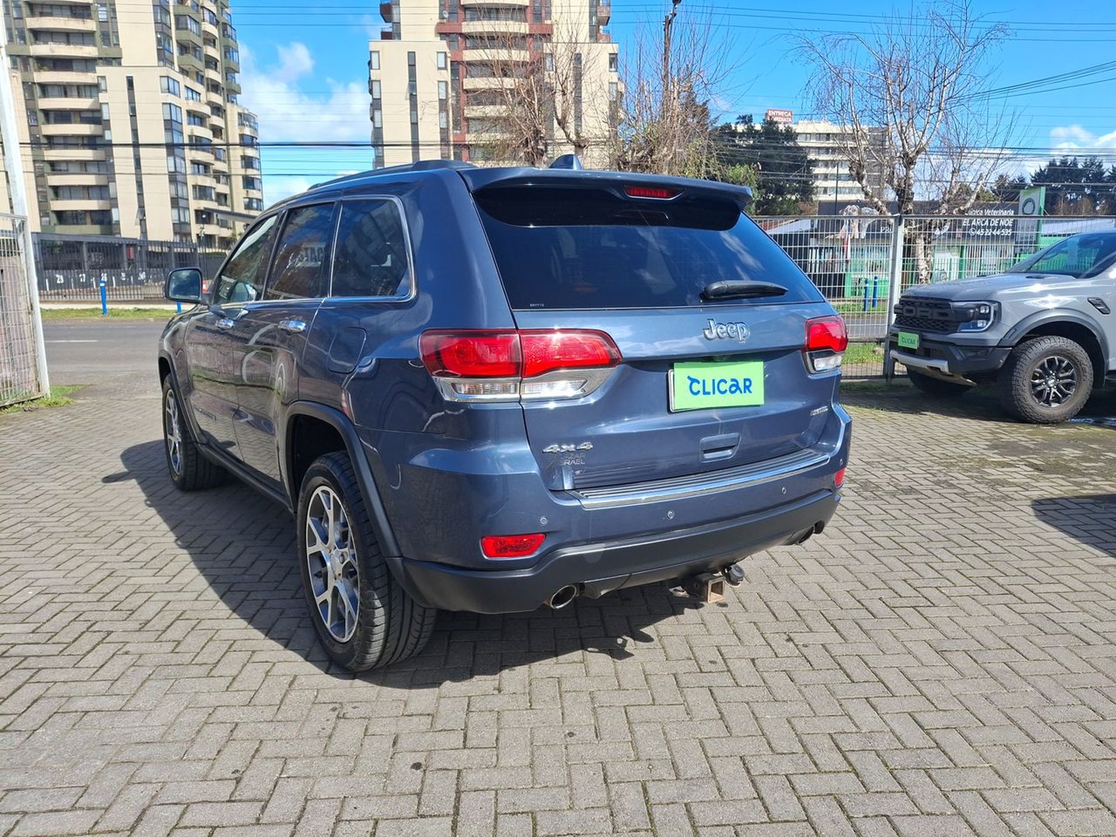 Jeep Grand Cherokee 3.6 Limited 4x4 At 5p 2022 - Imagen 4 de 7