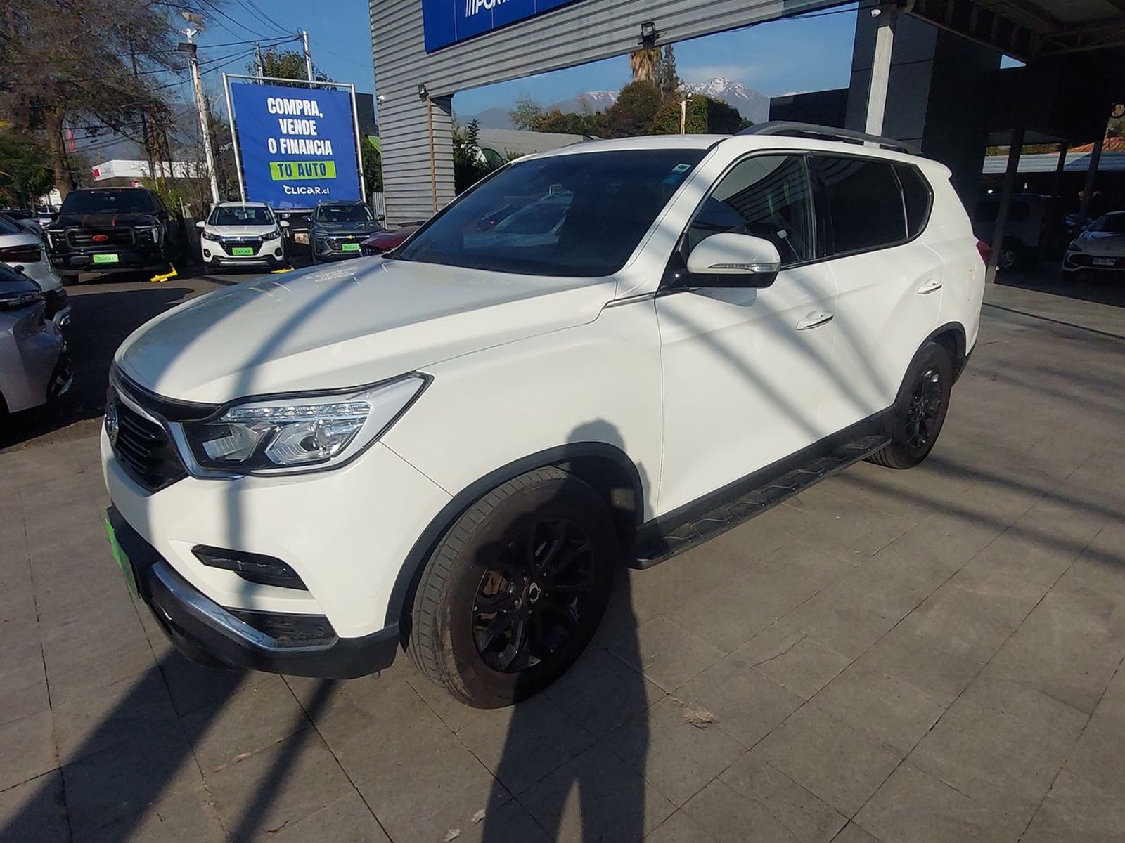 SsangYong Rexton 2.2 Yrx201 Diesel 4x2 At 5p 2018 - Foto 3 de 8