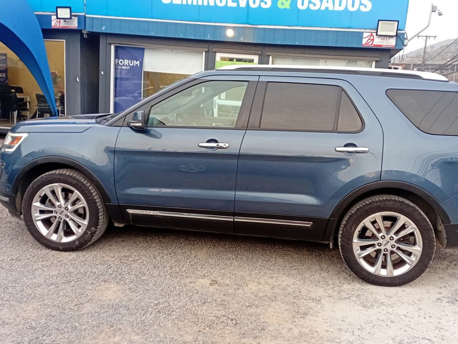 Ford Explorer 2.3 Ecoboost Limited 4x4 At 5p 2020 - Foto 4 de 8