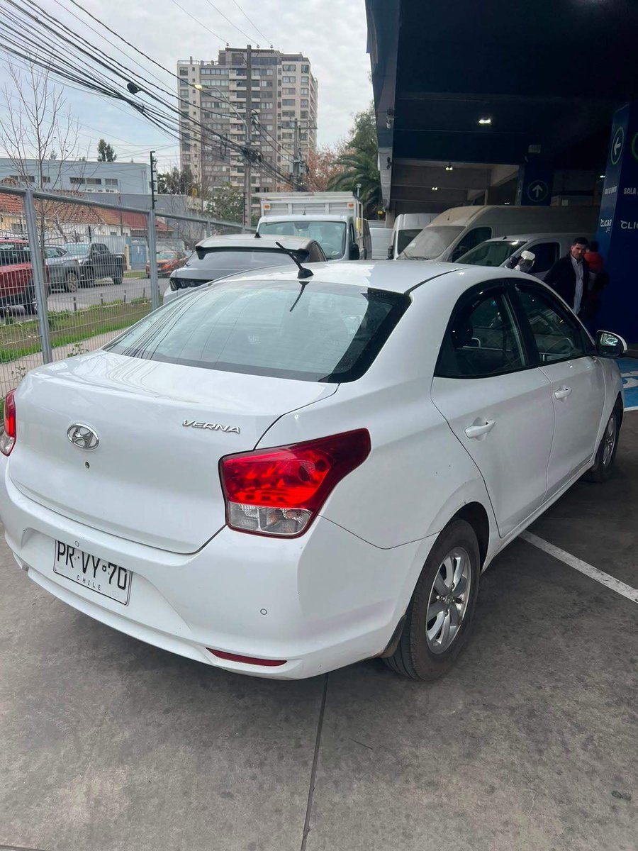 Hyundai Verna 1.4 Cb Plus 4x2 Mt5 4p 2021 - Imagen 3 de 4