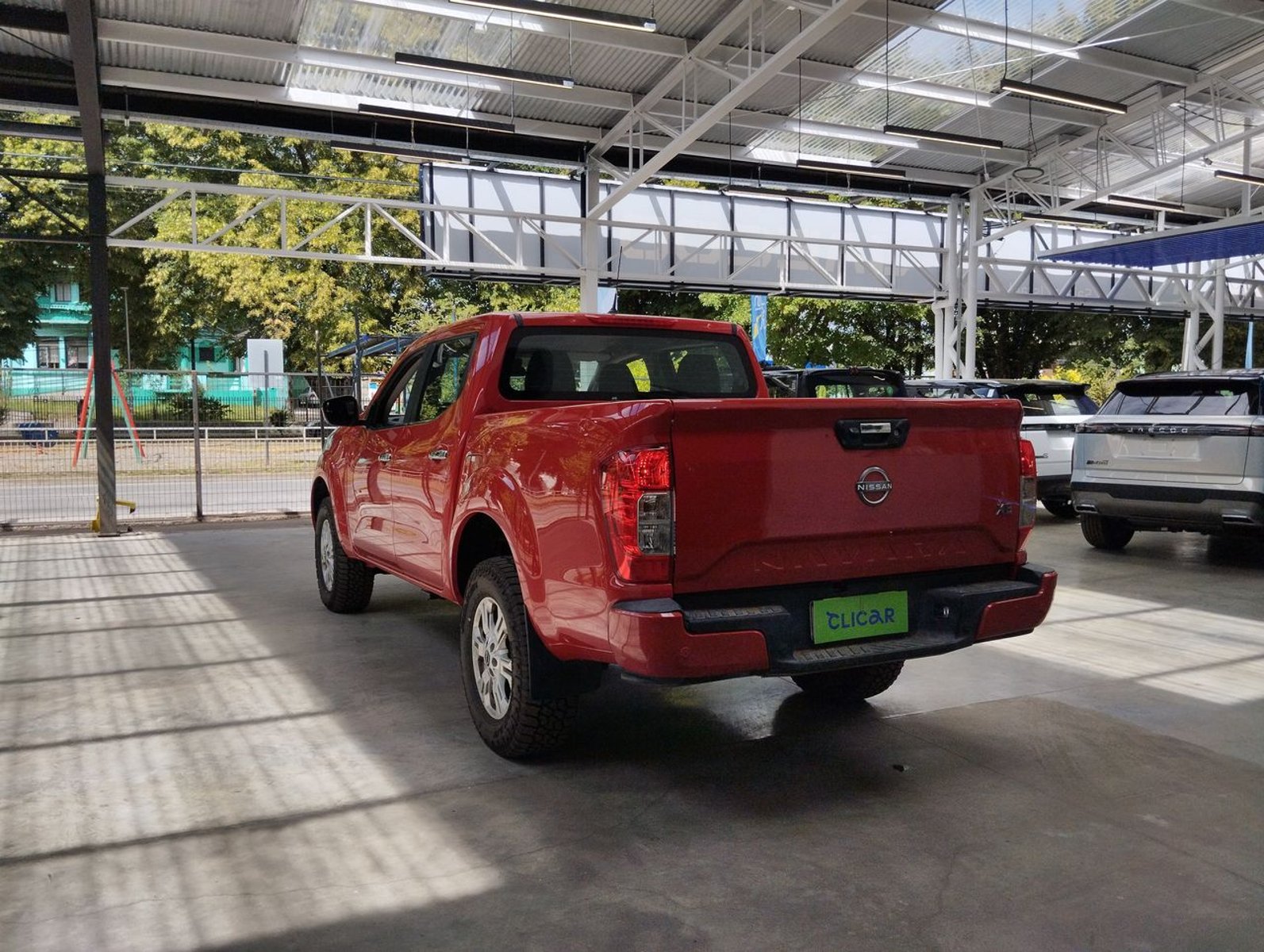 Nissan Navara 2.3d Xe Diesel 4x2 Dob.cab. Mt 4p 2024 - Imagen 8 de 8